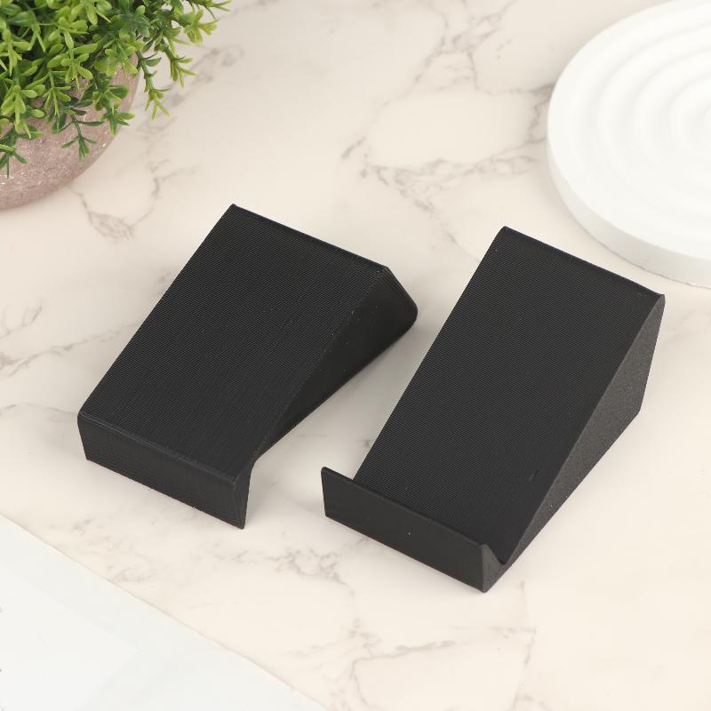 قطعتان من قاعدة حامل مكبر الصو - مراجعة Desk Setup Speakers وسعره